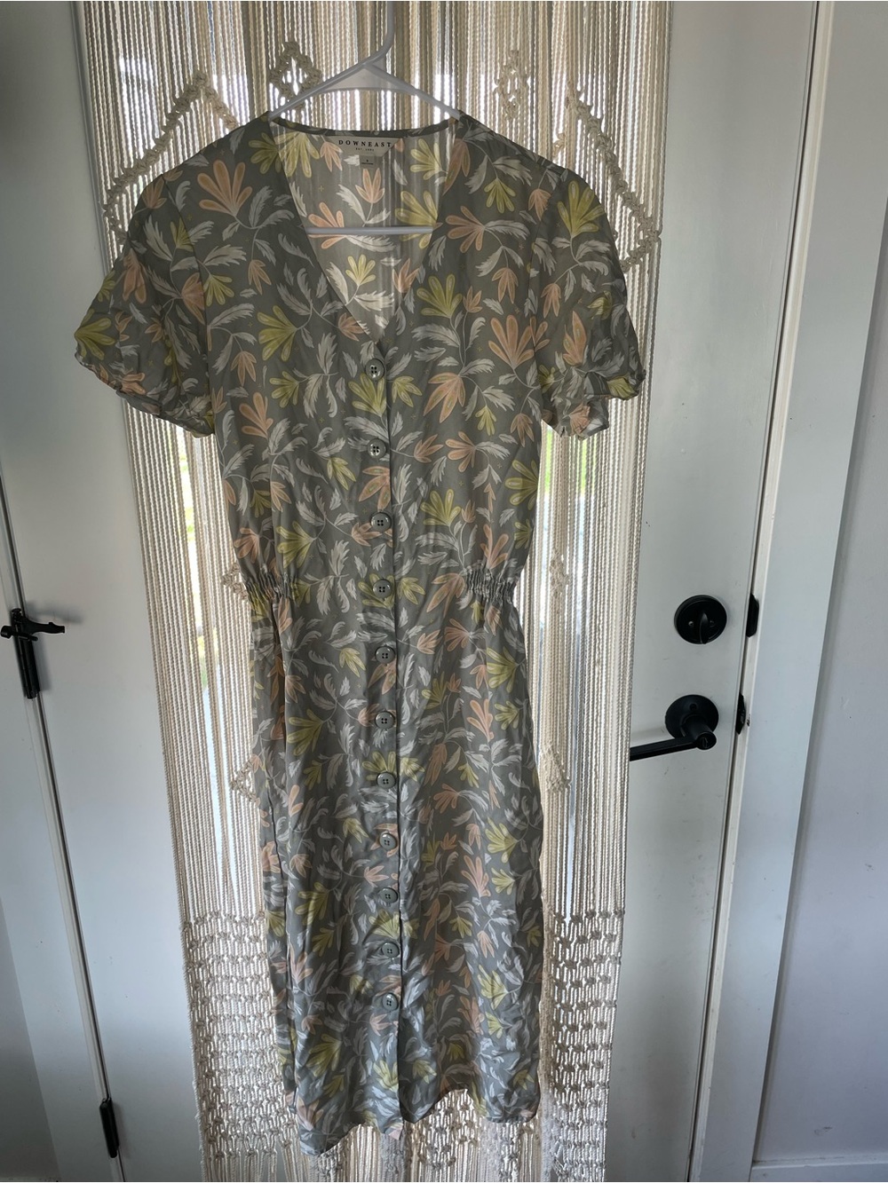 DOWNEAST Flowy Button-Front Floral Dress in Sage size Small